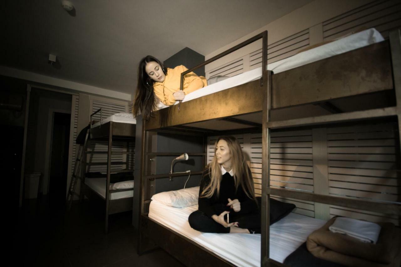 Don Moustache Boutique Hostel Барселона Екстер'єр фото