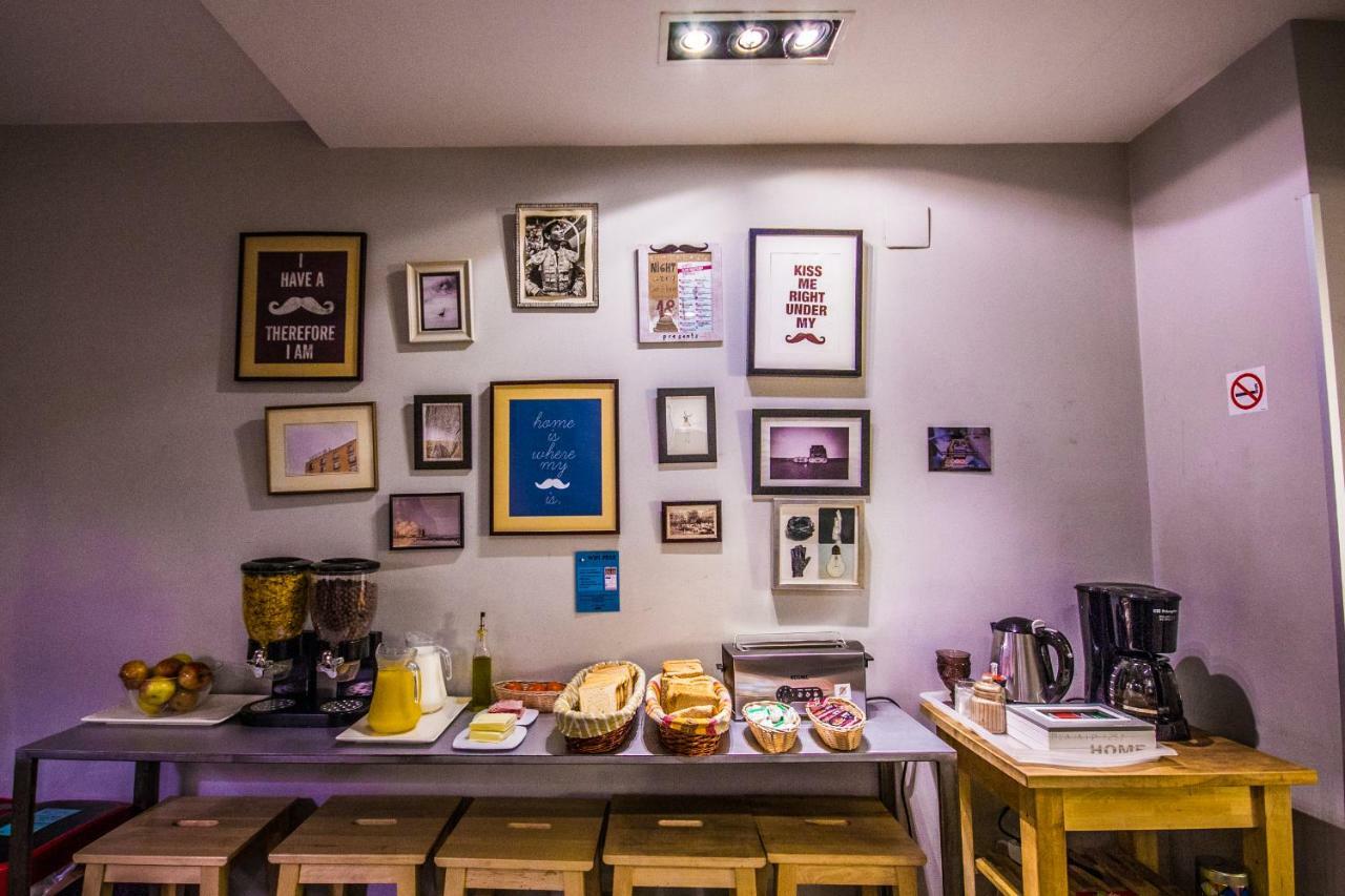 Don Moustache Boutique Hostel Барселона Екстер'єр фото