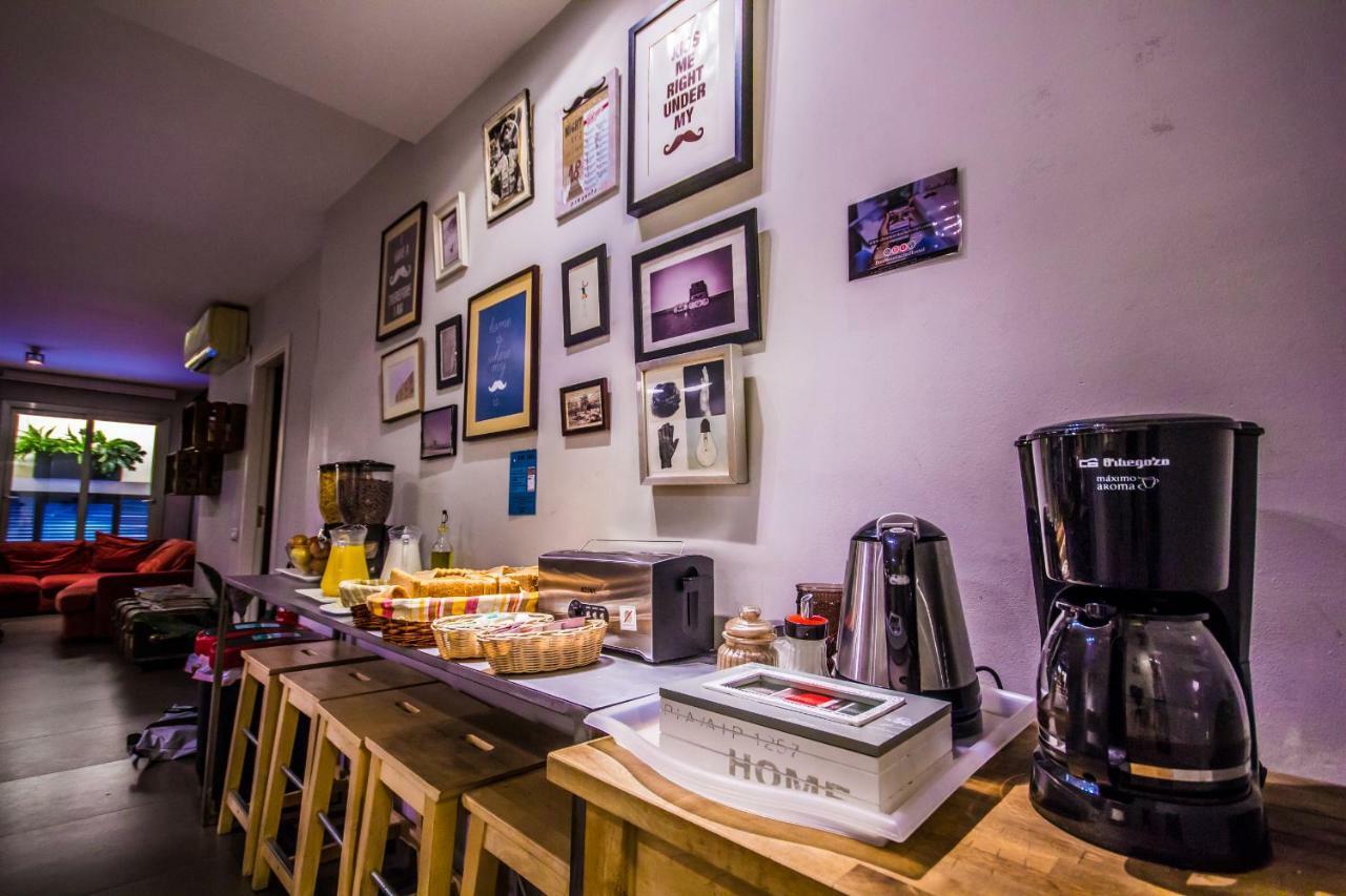 Don Moustache Boutique Hostel Барселона Екстер'єр фото